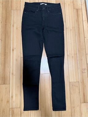 Levi's Black Skinny Jeans - High Rise